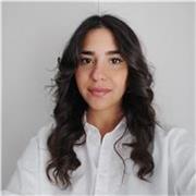Laureata magistrale in Lingue e Comunicazione Interculturale, propone lezioni di arabo per studenti universitari