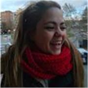 Profesora de matemáticas con ganas de ayudar a los estudiantes.