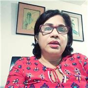 Profesora de filosofía con la mejor disposición para enseñar