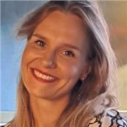 Hello there, I'm an English mother-tongue teacher ready to help you!