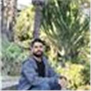 Profesional en logística titulado en Chile, apasionado por la enseñanza, ofrece clases enfocadas en comprensión práctica y apoyo.