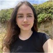 Estudiante de Psicología con nivel de inglés alto.