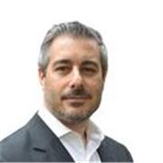 Profesor, mentor, guía comprometido con el aprendizaje de los alumnos. 