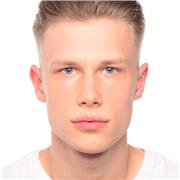 Motivierter Nachhilfelehrer im Fach Deutsch