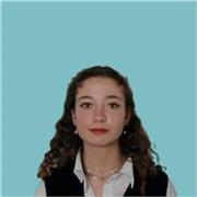 Étudiante à Milan maîtrisant la langue italienne