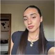 Profesora apta y con ganas de enseñar a niños de todas las edades.