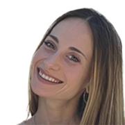 Estudiante, simpática, paciente, amable, responsable, alegre, tranquila, muy mami.