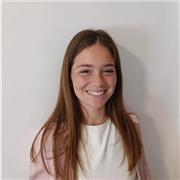 Chica sanitaria que busca trabajo con los más peques de la casa ya que tengo experiencia de ello y me encanta