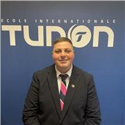 Jeune prof d’anglais qui pourra vous simplifier l apprentissage.