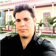 Músico con experiencia imparte clases de Piano, Guitarra y solfeo.