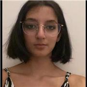 Ciao! Mi chiamo Lucrezia, ho 22 anni e studio lingue all’università. Ho constatato in me stessa negli anni una particolare propensione per l’insegnamento e il supporto didattico in generale, qualità che, più volte, mi è stata anche riconosciuta da docenti