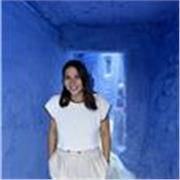 Responsable, organizada y con buenas habilidades de comunicación. Me defino como una persona paciente y con ganas de enseñar. 