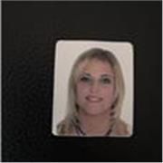 Profesora de piano imparte clases