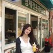 I’m a friendly, patient, and highly motivated law graduate with a First-Class LLB from the University of Edinburgh.