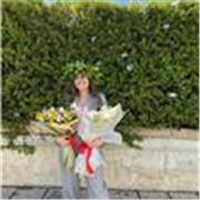 Laureata in materie scientifiche impartisce lezioni di biologia