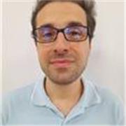 Laureato in Comunicazione con competenze informatiche e col B2 di Inglese impartisce lezioni su Informatica e Inglese