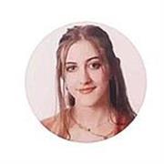 Trabajadora que le gusta enseñar y disfruta del inglés 