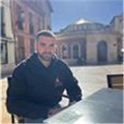 Profesor de Educación Física con gran motivación tanto para enseñar en este ámbito como en cualquier otro