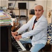 Besoin de travailler du classique je vous attends
Besoin de travailler du piano moderne je vous y aide
A vos téléphones ou vos Smartphones...
Pour bien jouer du piano, je peux vous y aider 