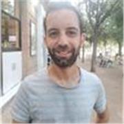 Maestro diplomado en educación primaria, con dilatada experiencia. Nivel B2 acreditado en Inglés. Uso diario personal