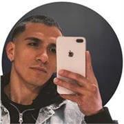 Profesor de español súper recomendable , sociable y bastante gracioso