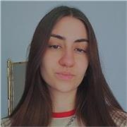 Chica joven casi titulada en Lengua y Literatura Españolas