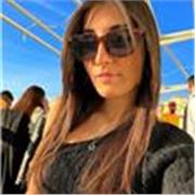 Insegnante privata qualificata offre lezioni personalizzate per ogni livello