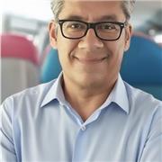 Enseignant natif hispanophone, spécialisé dans l’apprentissage vivant et pratique de l’espagnol, propose des cours pour enfants et