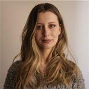 La tua insegnante di italiano e diritto a portata di click! 