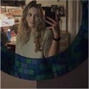 ragazza 18enne disponibile per far apprendere la lingua italiana a chi ha più difficoltà