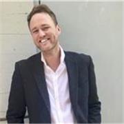 Soy profesor nativo de inglés con máster en finanzas y amplia experiencia en empresas internacionales.