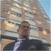 Abogado con capacidad de transmitir conocimientos básicos para el inicio efectivo del idioma español sin bases o muy limitadas.