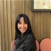 Profesora de idiomas; Inglés, Francés, Árabe, Castellano, Catalán. Profesora de infantil, de primaria, de ESO y de Bachillerato