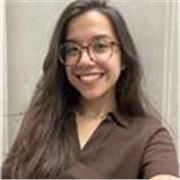 Professora particular de inglês para aulas online com foco em conversação