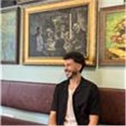 Disponibile per aiuto compiti soprattutto sulle lingue scolastiche 