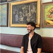 Disponibile per aiuto compiti soprattutto sulle lingue scolastiche