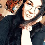 Laureata in Storia antica e Archeologia, con abilitazione all'insegnamento di Storia e Italiano