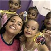 Profesora de danza y gimnasia para todas las edades 