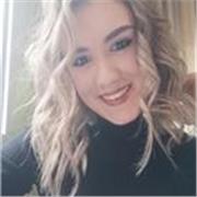 Profesional del ámbito social que imparte clases inclusivas a niños y adolescentes con diversidad funcional, promoviendo autonomía