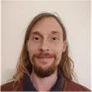 English tutor available for adults and children. Develop your skills or prepare for an exam!