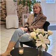 I would describe myself as a perseverant, patient, and motivated tutor who is committed to help all kind of students succeed.