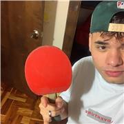 Una persona muy alegre y me gustaría enseñar mis conocimientos sobre el tenis de mesa a los alumnos