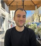 Insegnante di matematica e inglese fino a livello universitario e fisica fino alla scuola superiore