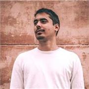 Profesor de primaria con capacidad de ayudar en cualquier materia