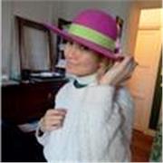 Artiste et professeure de dessin, je suis sur Instagram @nemeliathelim 