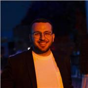 Laureando in cinema e audiovisivo, presso l'accademia di belle arti. Insegno dalla scrittura creativa al post produzione