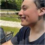 Piacere sono Ismael ho 20 anni e sono al terzo anno di università e frequento il corso di informatica