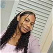 Profesor de apoyo a los deberes para dar clase en distintas materias