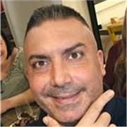 Certamente, sono qui per offrire il mio supporto. Sarò lieto di assistervi con i vostri compiti. Ogni domanda troverà una risposta