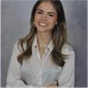Soy Sofía Gutiérrez, graduada en Derecho y ADE, con nivel C1 de inglés. Ofrezco clases de inglés, apoyo escolar y refuerzo en Dere